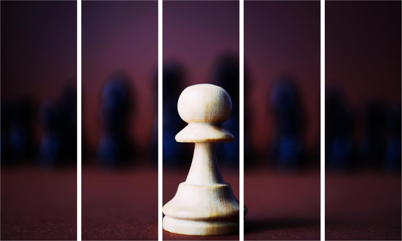 Checkmate Your Walls: Framed Chess Photography Wall Art (127x76cm)