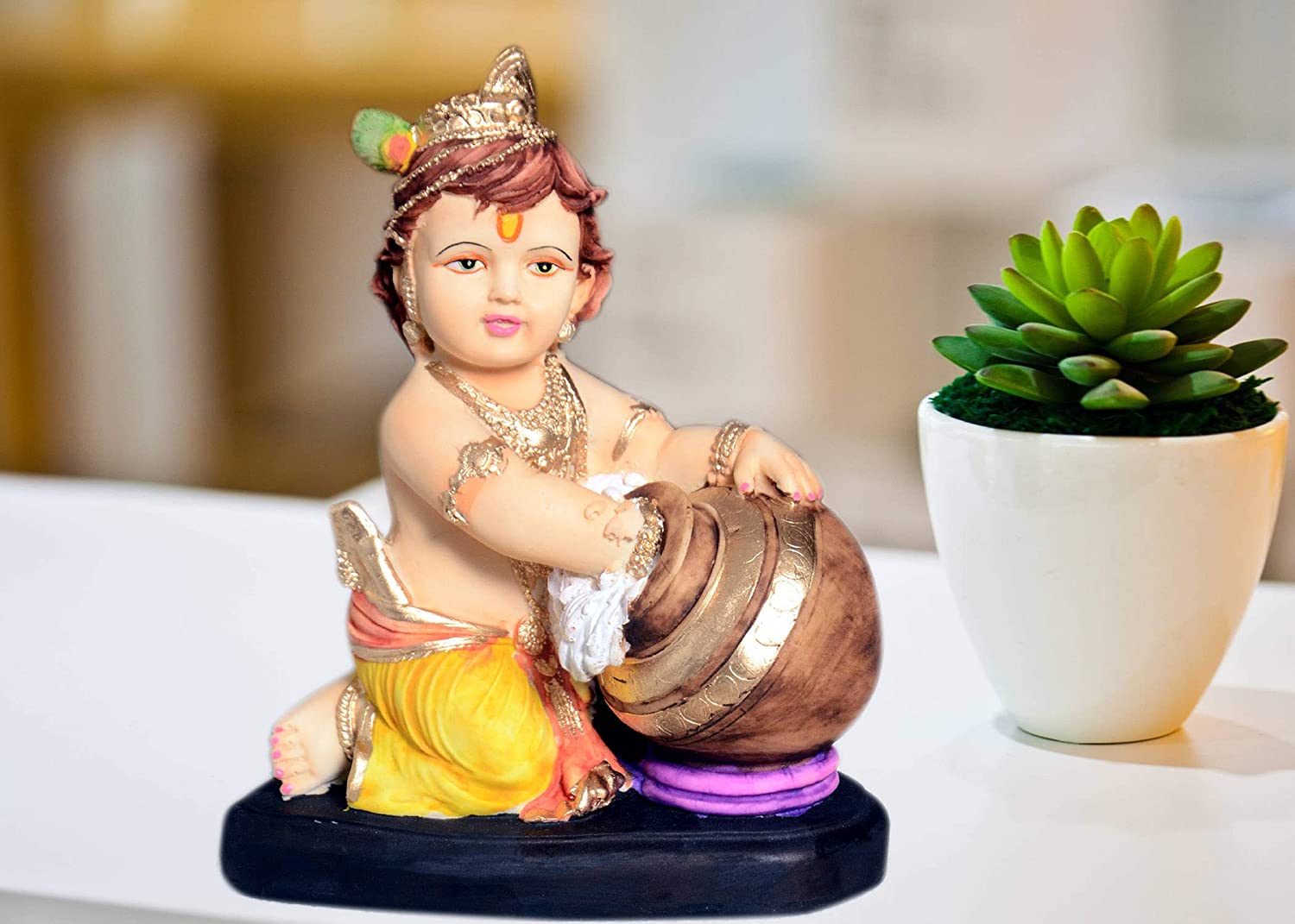 Antique showpiece for living room