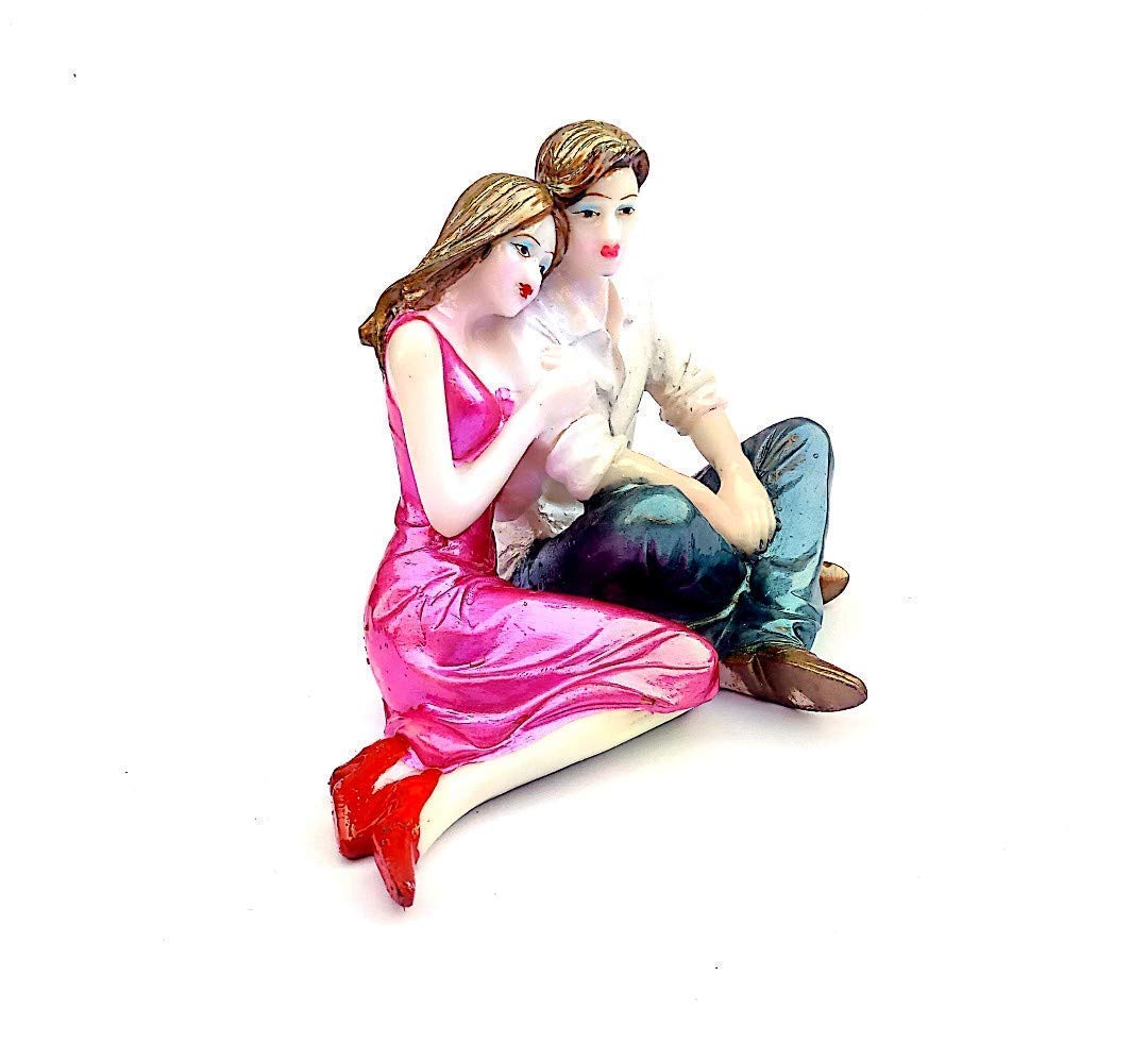 326156-top-couple-statue-for-birthday-present-shopping.jpg