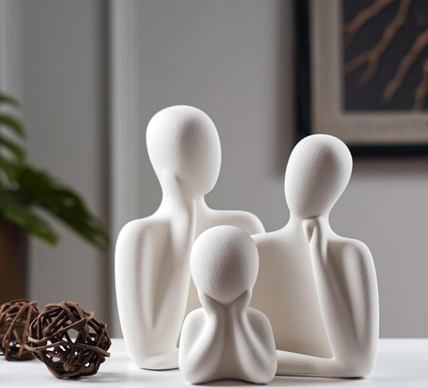 Showstopping Showpieces: 13 Contemporary Decoration Ideas That'll Make Your Guests Say Where Did You Get That