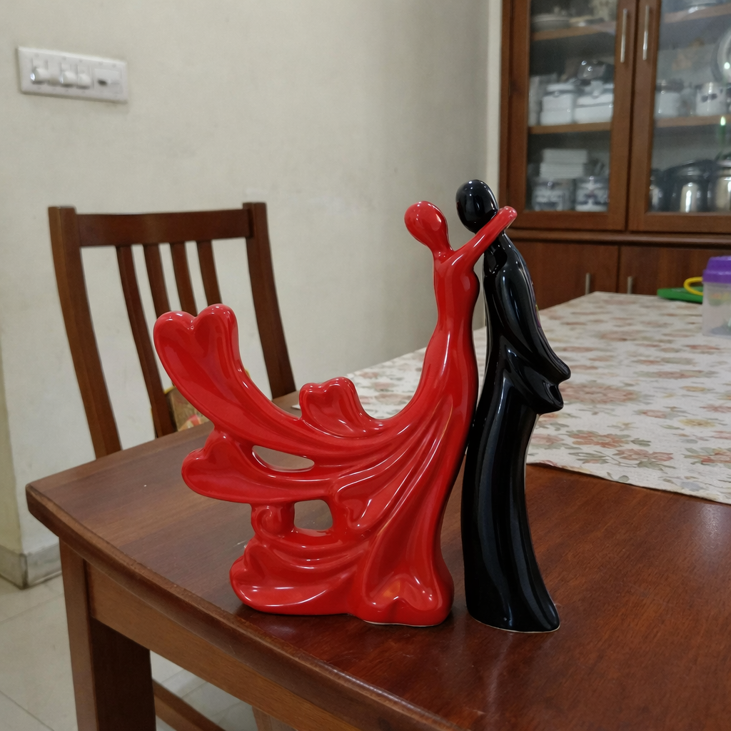 Best Showpiece For Couple Bedroom According To Vastu