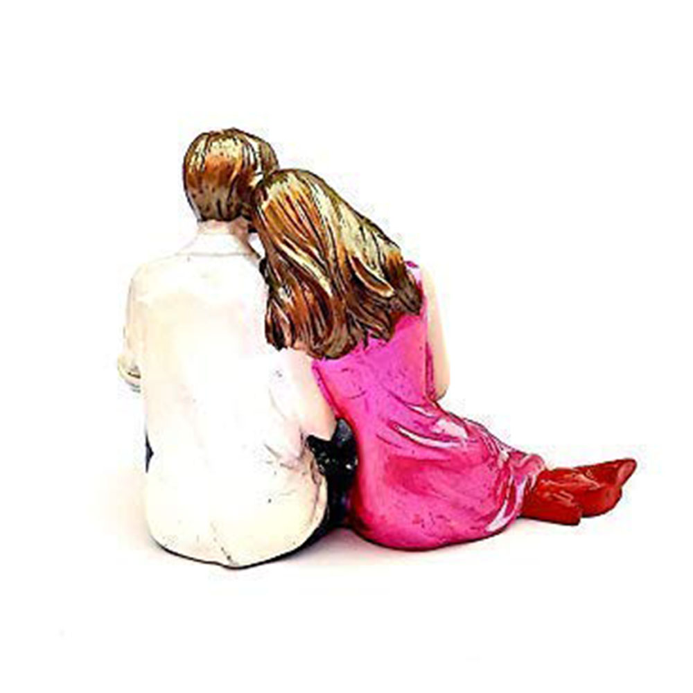 Resin Romantic Couple Figurine