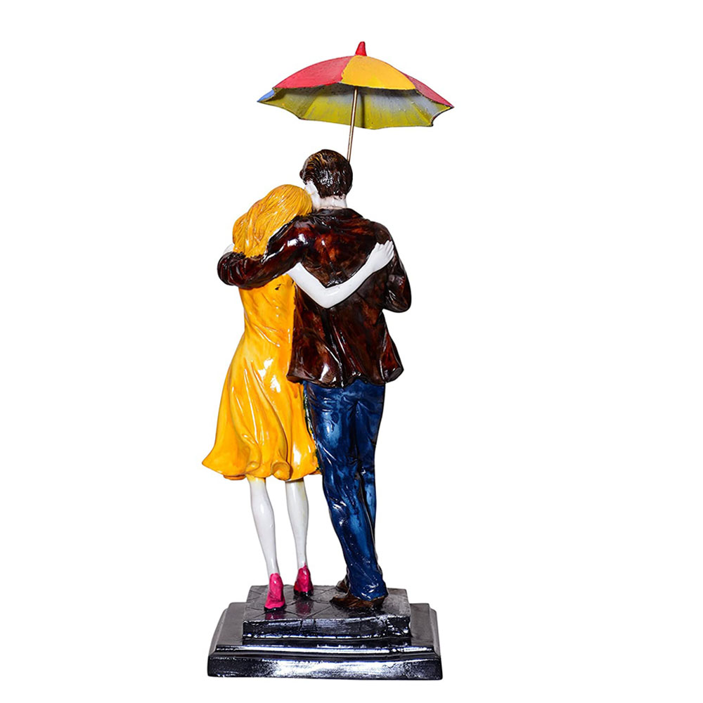 Love Couple holding an Umbrella Online