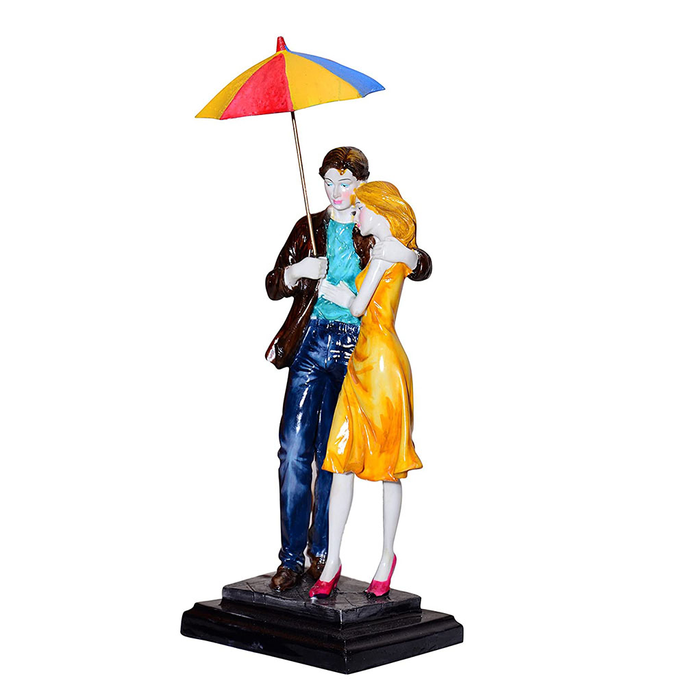 Modern Design Couple Statue as the Perfect Treasure Hunt Surprise