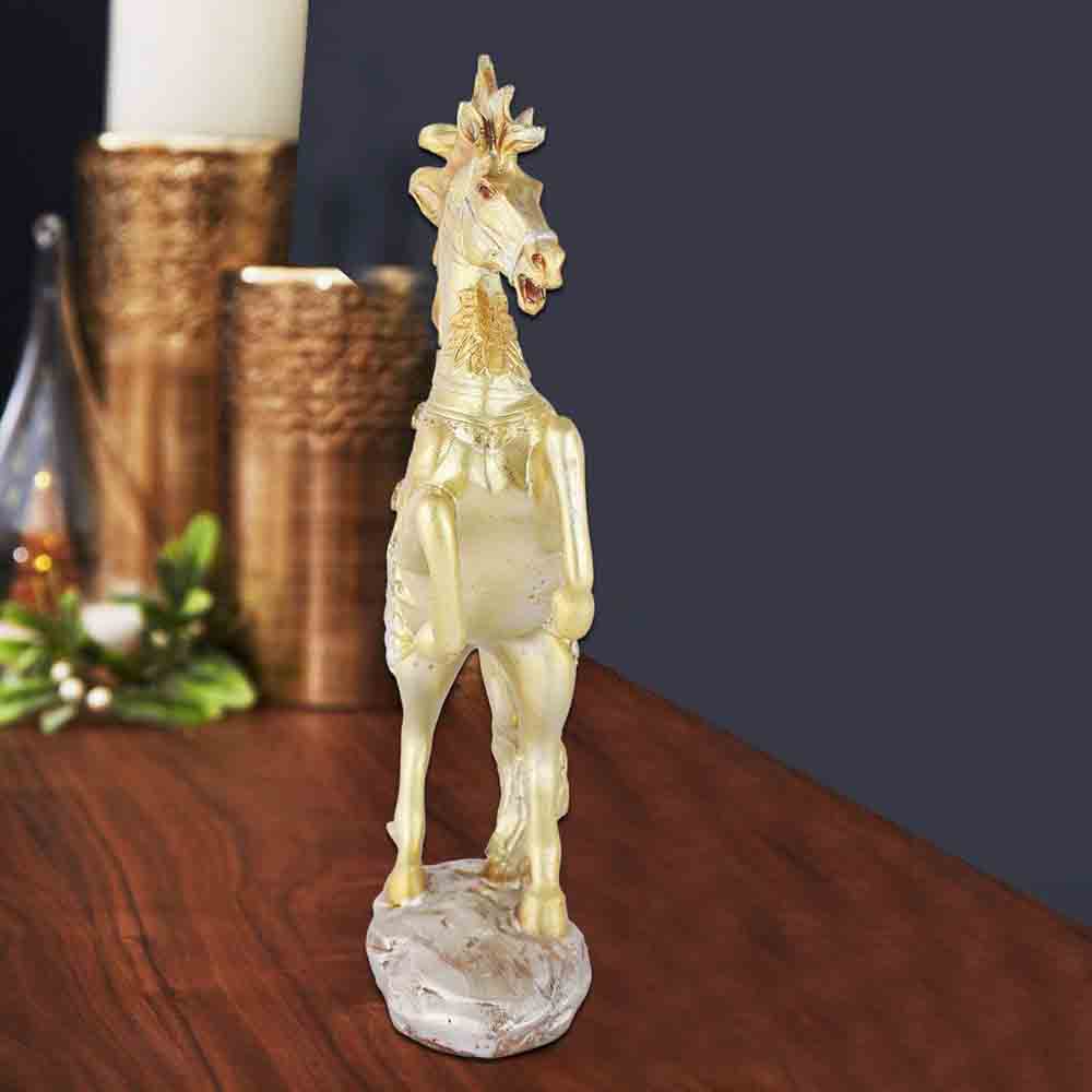 Artistic resin accents that bring harmony to tray styling