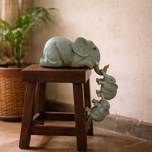 What are some modern showpiece